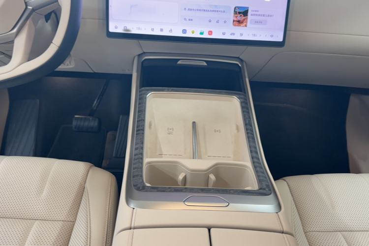 Used ONVO Luxeed L90 2025 Model—Ultra Six-Seater Version Gear Lever