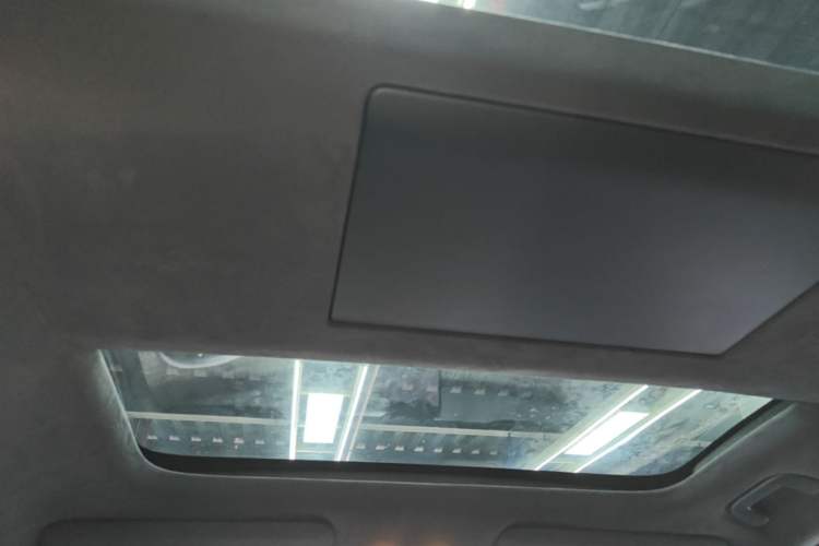 Used ONVO Luxeed L90 2025 Model Max Six-Seater 60-degree Battery Edition Headliner