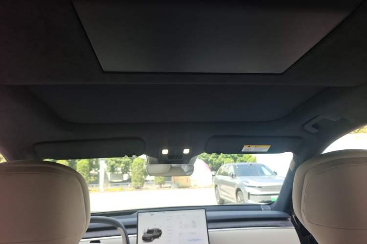 Used ONVO Luxeed L90 2025 Model—Ultra Six-Seater Version Headliner