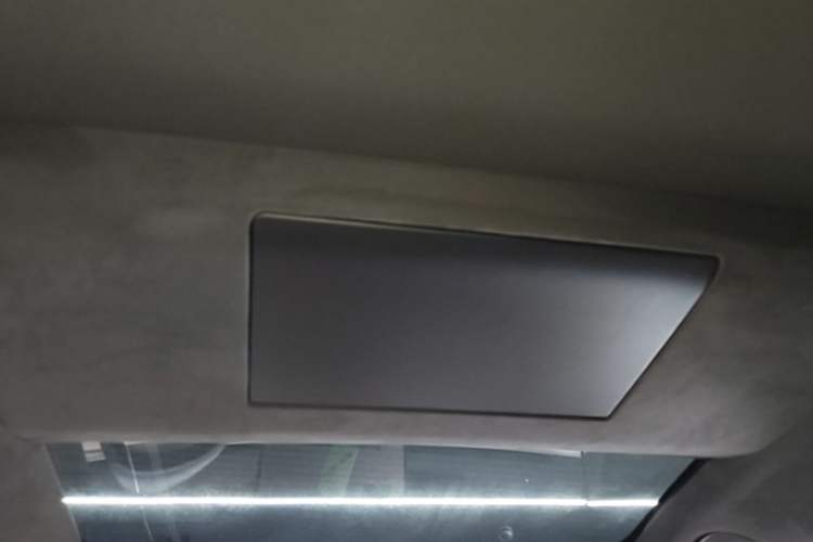 Used ONVO Luxeed L90 2025 Model—Ultra Six-Seater Version Headliner