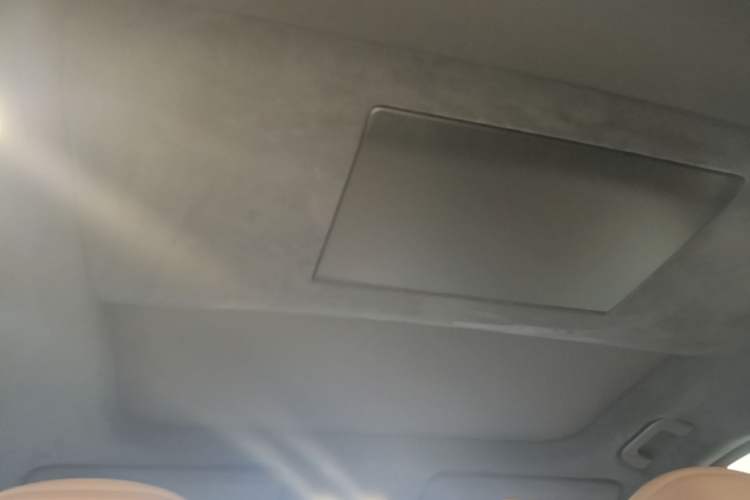 Used ONVO Luxeed L90 2025 Model—Max Six-Seater Version Headliner