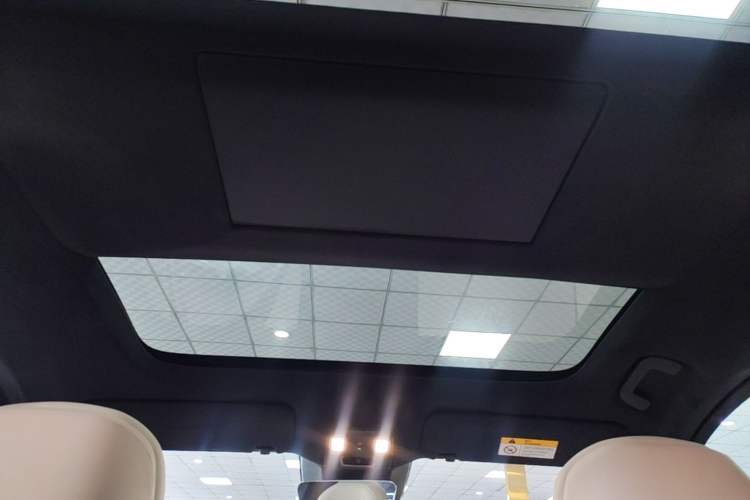 Used ONVO Luxeed L90 2025 Model Ultra Six-Seater 60-degree Battery Edition Headliner