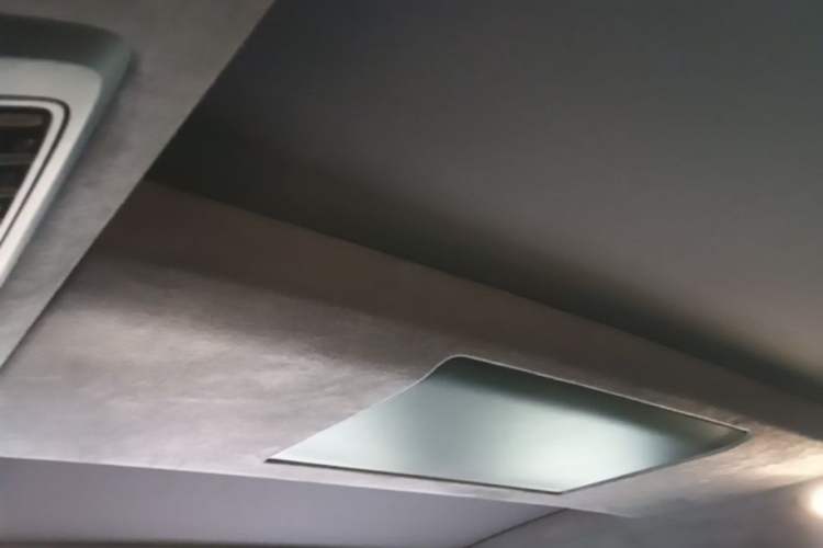 Used ONVO Luxeed L90 2025 Model—Max Six-Seater Version Headliner