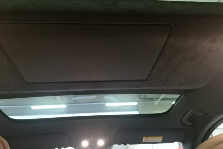 Used ONVO Luxeed L90 2025 Model Max Six-Seater 60-degree Battery Edition Headliner