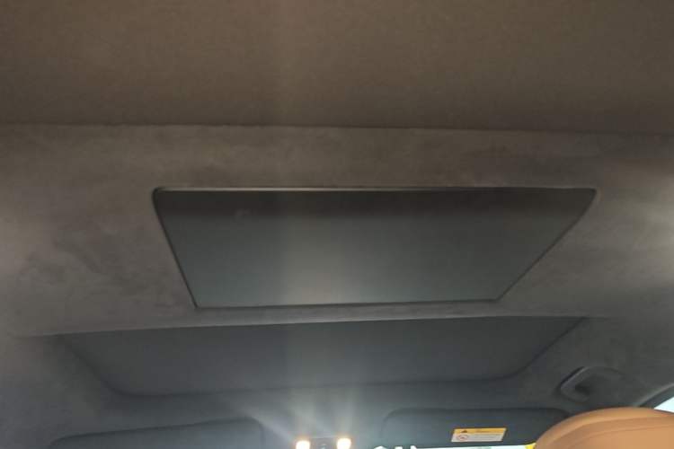 Used ONVO Luxeed L90 2025 Model—Ultra Six-Seater Version Headliner