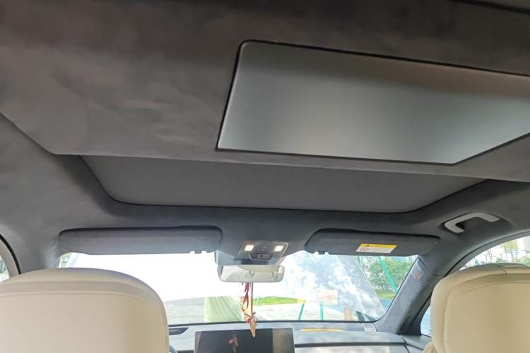 Used ONVO Luxeed L90 2025 Model—Max Six-Seater Version Headliner