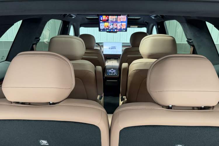 Used ONVO Luxeed L90 2025 Model—Ultra Six-Seater Version Headliner