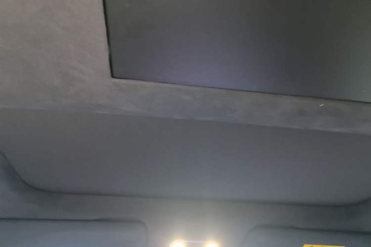 Used ONVO Luxeed L90 2025 Model—Max Six-Seater Version Headliner