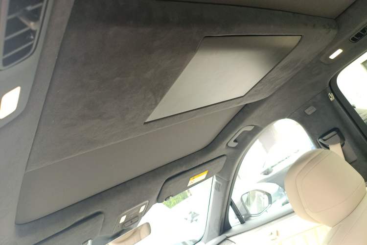 Used ONVO Luxeed L90 2025 Model—Ultra Six-Seater Version Headliner