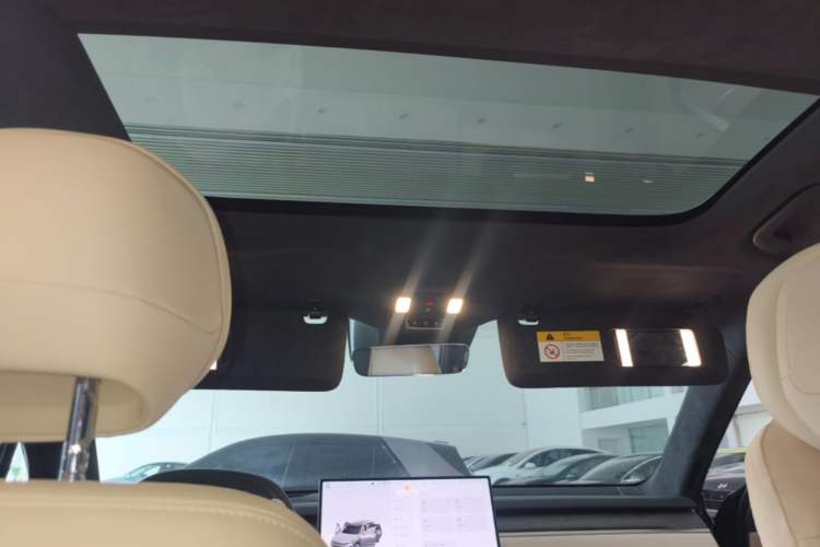 Used ONVO Luxeed L90 2025 Model—Ultra Six-Seater Version Headliner