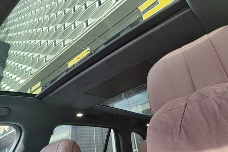Used ONVO Luxeed L90 2025 Model—Max Six-Seater Version Headliner