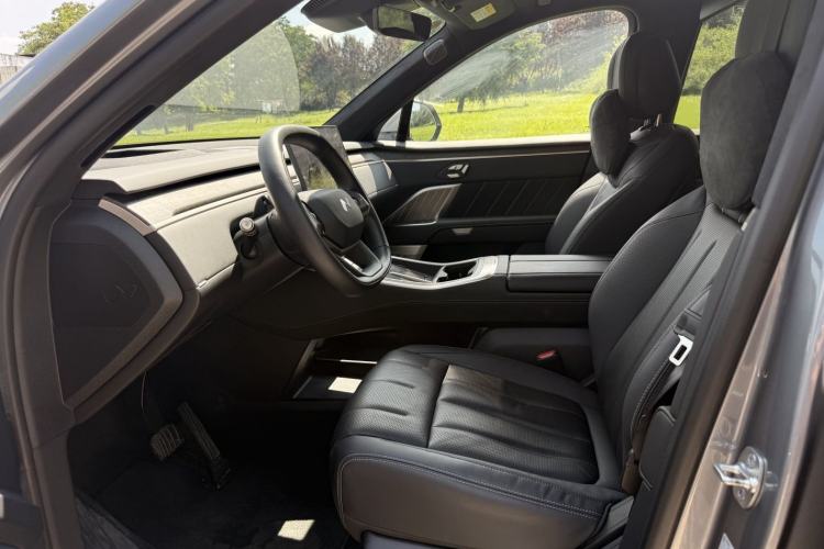Used ONVO Luxeed L90 2025 Model Max Six-Seater 60-degree Battery Edition Interior 1