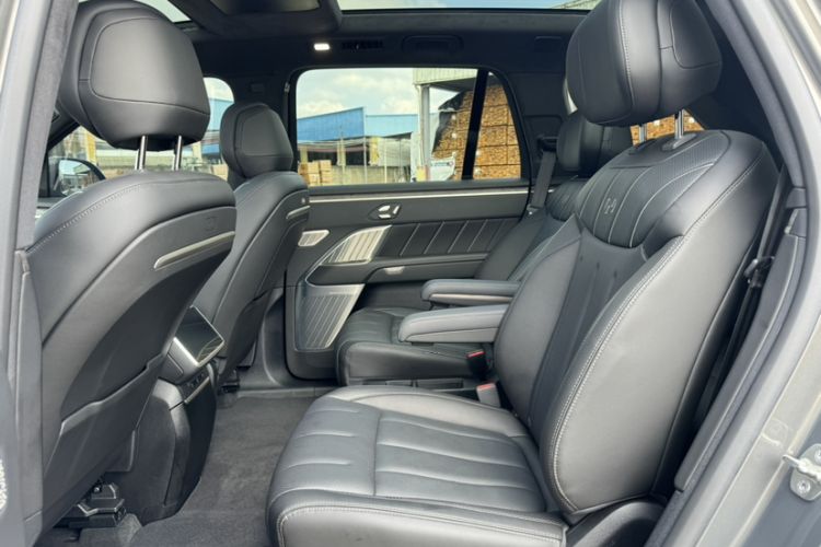Used ONVO Luxeed L90 2025 Model—Max Six-Seater Version Interior 1