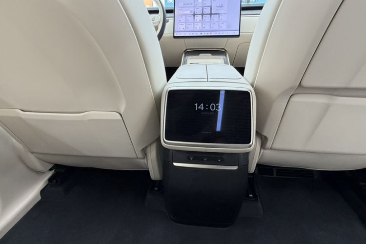 Used ONVO Luxeed L90 2025 Model—Ultra Six-Seater Version Interior 1