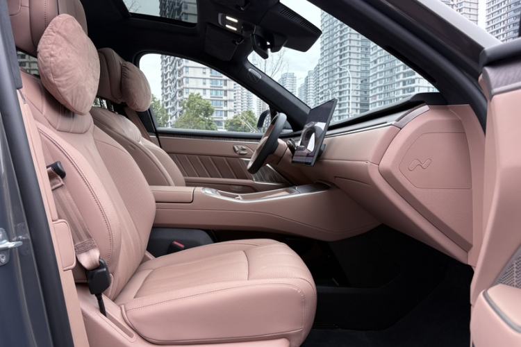 Used ONVO Luxeed L90 2025 Model—Ultra Six-Seater Version Interior 10