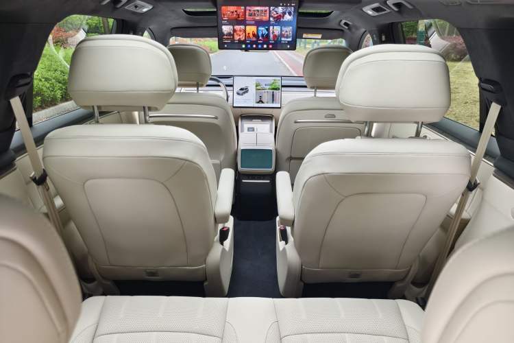 Used ONVO Luxeed L90 2025 Model—Max Six-Seater Version Interior 11