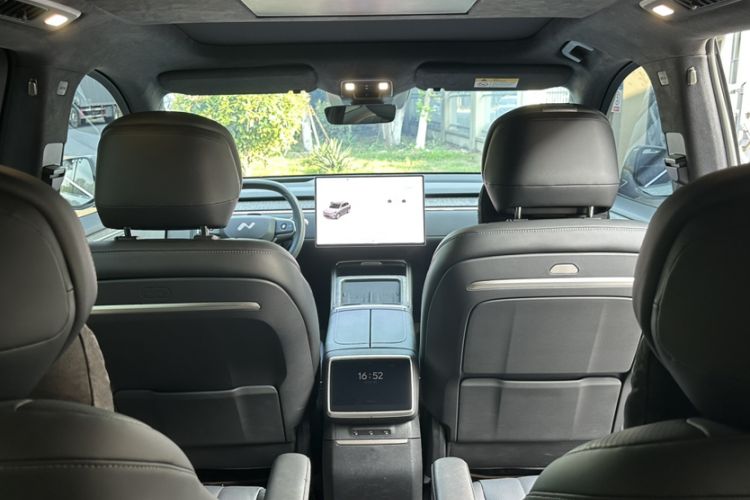 Used ONVO Luxeed L90 2025 Model—Max Six-Seater Version Interior 11