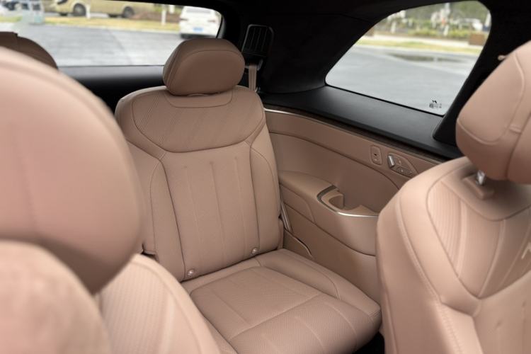 Used ONVO Luxeed L90 2025 Model—Ultra Six-Seater Version Interior 12