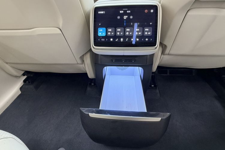Used ONVO Luxeed L90 2025 Model—Ultra Six-Seater Version Interior 12