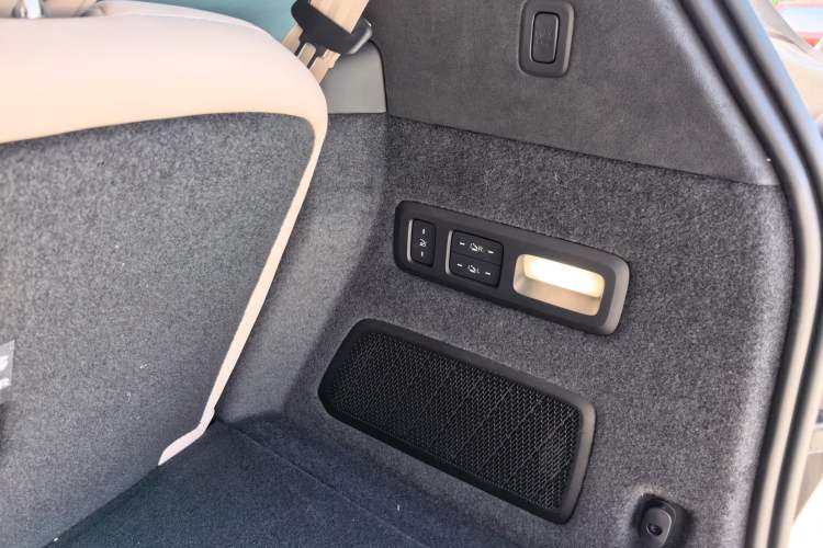 Used ONVO Luxeed L90 2025 Model—Ultra Six-Seater Version Interior 14