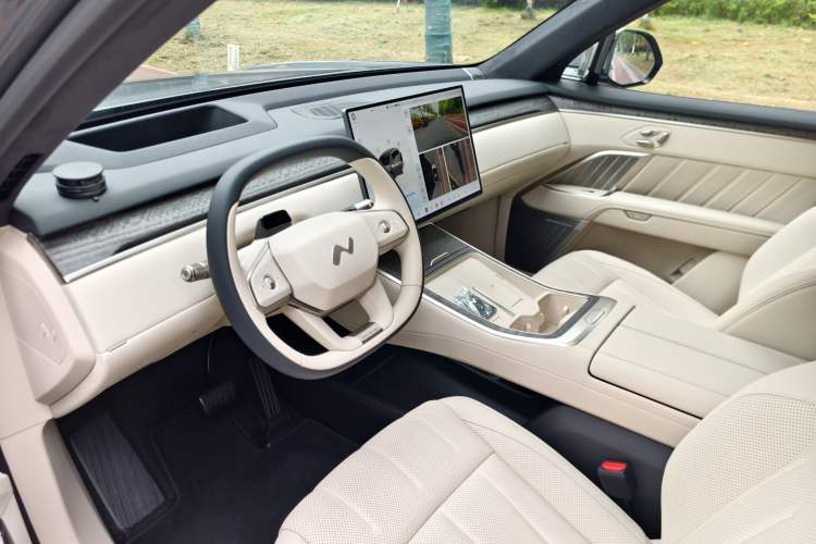 Used ONVO Luxeed L90 2025 Model—Max Six-Seater Version Interior 2