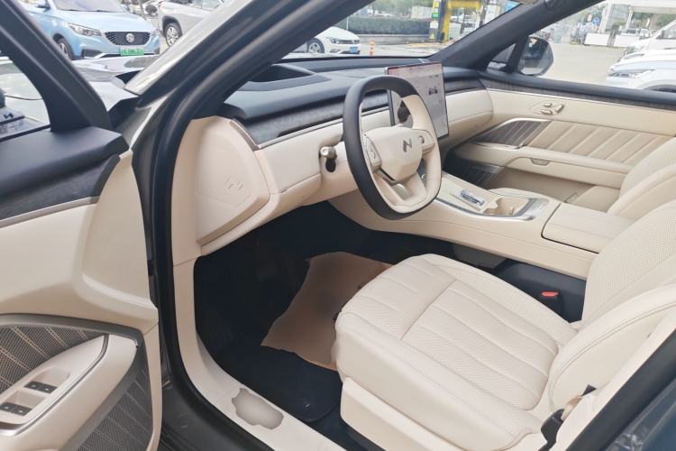 Used ONVO Luxeed L90 2025 Model—Max Six-Seater Version Interior 3