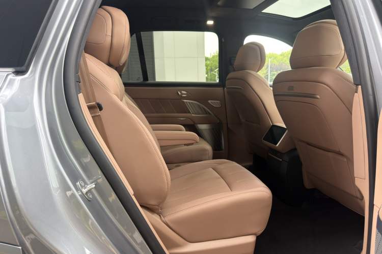 Used ONVO Luxeed L90 2025 Model—Max Six-Seater Version Interior 3