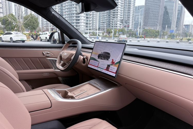 Used ONVO Luxeed L90 2025 Model—Ultra Six-Seater Version Interior 3