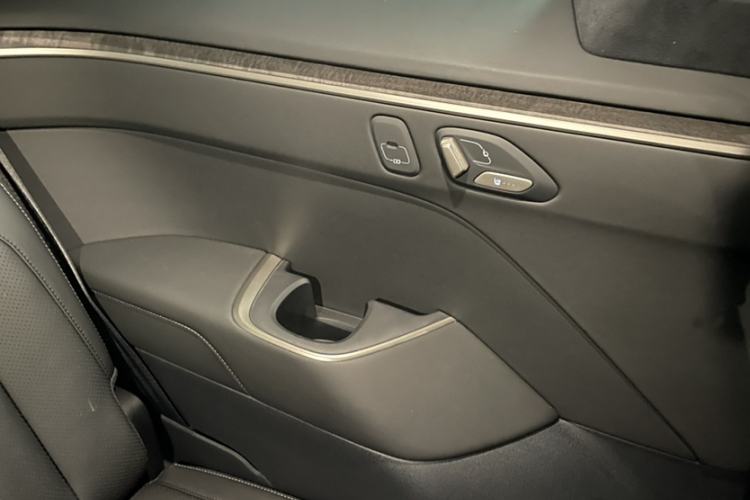 Used ONVO Luxeed L90 2025 Model—Max Six-Seater Version Interior 3