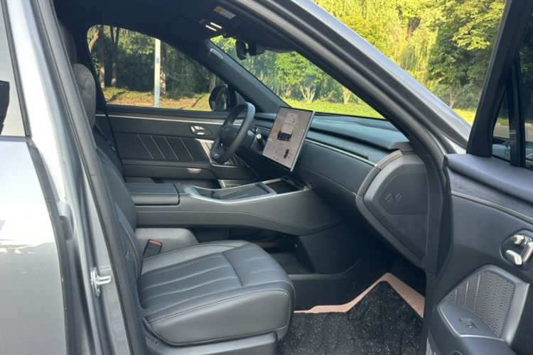 Used ONVO Luxeed L90 2025 Model—Max Six-Seater Version Interior 3