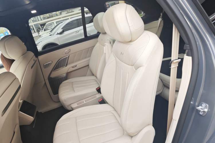 Used ONVO Luxeed L90 2025 Model—Max Six-Seater Version Interior 4