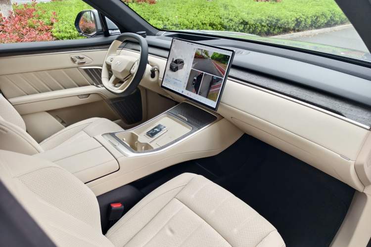 Used ONVO Luxeed L90 2025 Model—Max Six-Seater Version Interior 4
