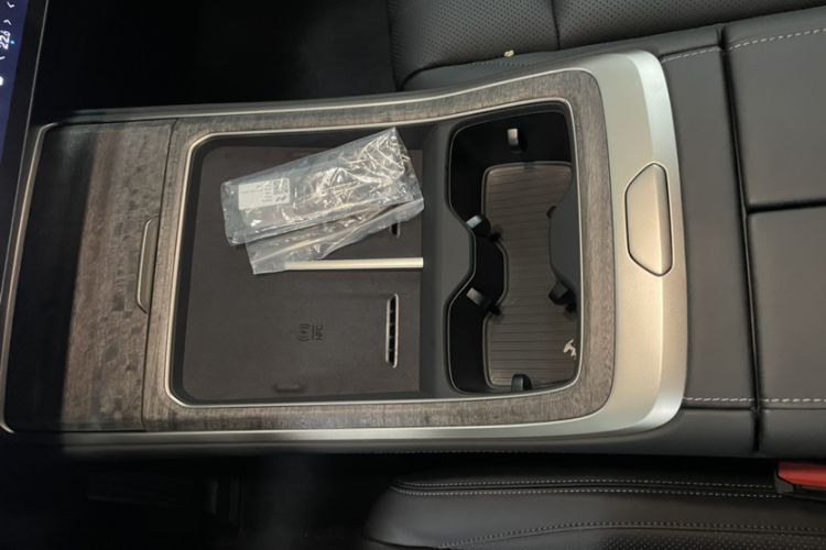 Used ONVO Luxeed L90 2025 Model—Max Six-Seater Version Interior 4