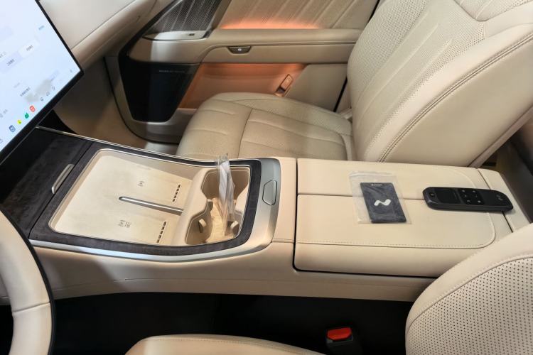 Used ONVO Luxeed L90 2025 Model—Ultra Six-Seater Version Interior 4