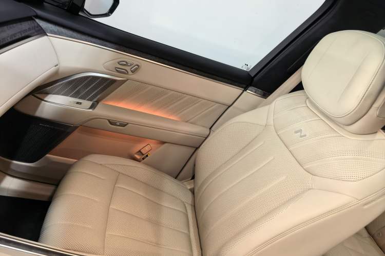 Used ONVO Luxeed L90 2025 Model—Ultra Six-Seater Version Interior 5