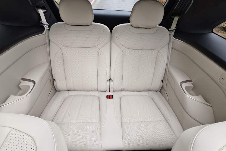 Used ONVO Luxeed L90 2025 Model—Max Six-Seater Version Interior 8