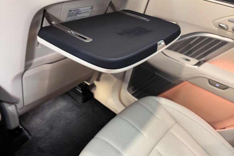Used ONVO Luxeed L90 2025 Model—Ultra Six-Seater Version Interior 9