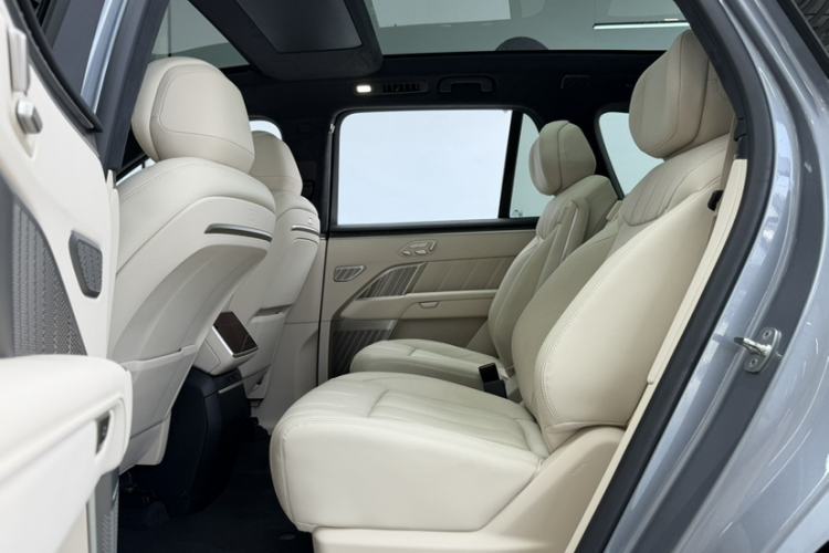 Used ONVO Luxeed L90 2025 Model—Ultra Six-Seater Version Interior 9