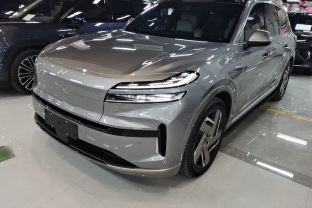 Used ONVO Luxeed L90 2025 Model—Ultra Six-Seater Version