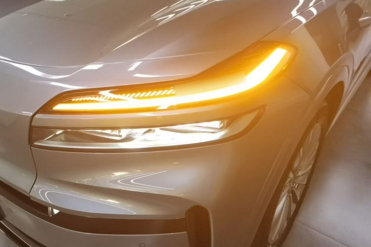 Used ONVO Luxeed L90 2025 Model—Ultra Six-Seater Version Left Front Headlight