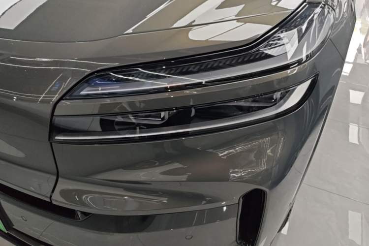 Used ONVO Luxeed L90 2025 Model—Max Six-Seater Version Left Front Headlight