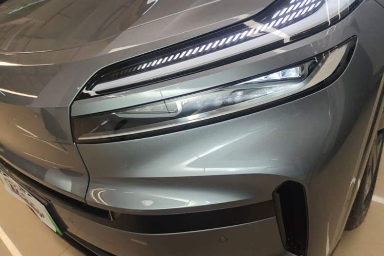 Used ONVO Luxeed L90 2025 Model—Max Six-Seater Version Left Front Headlight