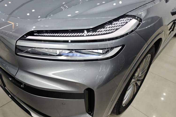 Used ONVO Luxeed L90 2025 Model—Ultra Six-Seater Version Left Front Headlight
