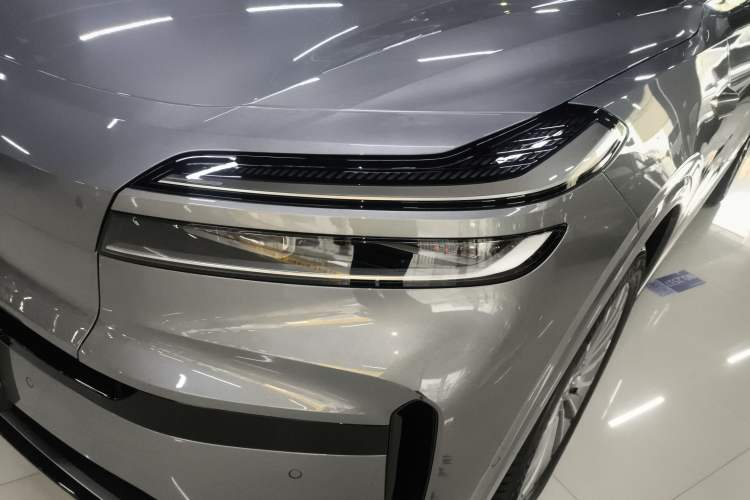 Used ONVO Luxeed L90 2025 Model—Max Six-Seater Version Left Front Headlight