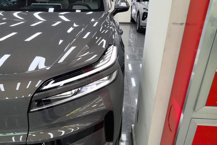 Used ONVO Luxeed L90 2025 Model—Max Six-Seater Version Left Front Headlight