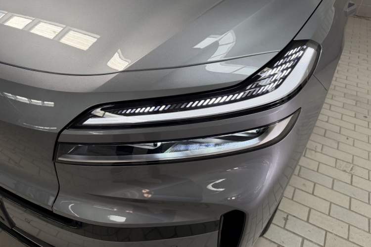 Used ONVO Luxeed L90 2025 Model—Ultra Six-Seater Version Left Front Headlight