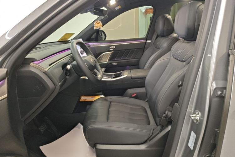 Used ONVO Luxeed L90 2025 Model—Max Six-Seater Version Left Front Seat