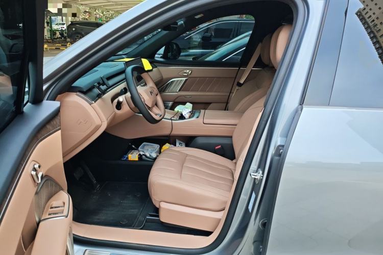 Used ONVO Luxeed L90 2025 Model—Max Six-Seater Version Left Front Seat