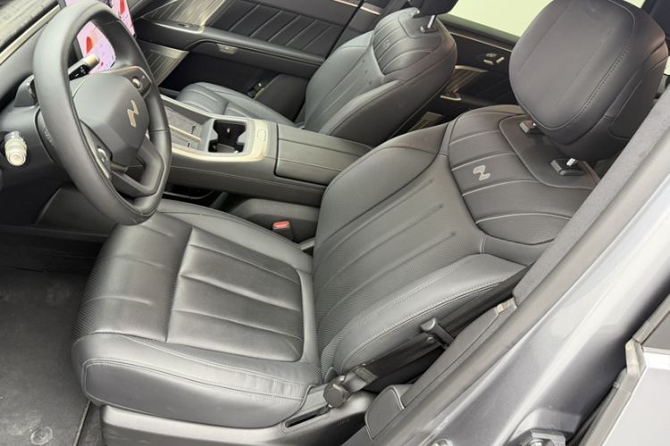 Used ONVO Luxeed L90 2025 Model—Max Six-Seater Version Left Front Seat