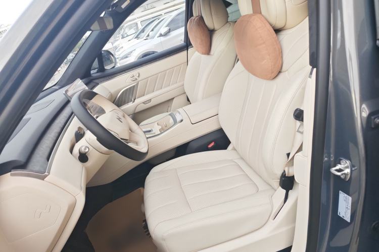 Used ONVO Luxeed L90 2025 Model—Max Six-Seater Version Left Front Seat